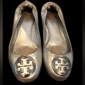 💝Tory Burch Reva Ballet Flat✨ Silver size 7